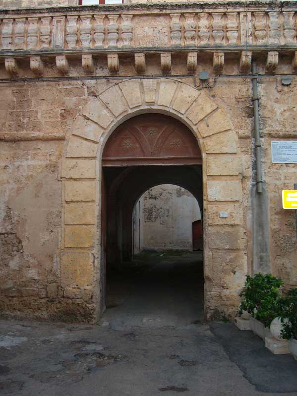 portale_-castello-baronale