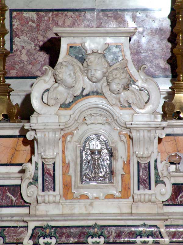 Chiesa-S.-Leucio---Felline-particolare-altare-maggiore-osten